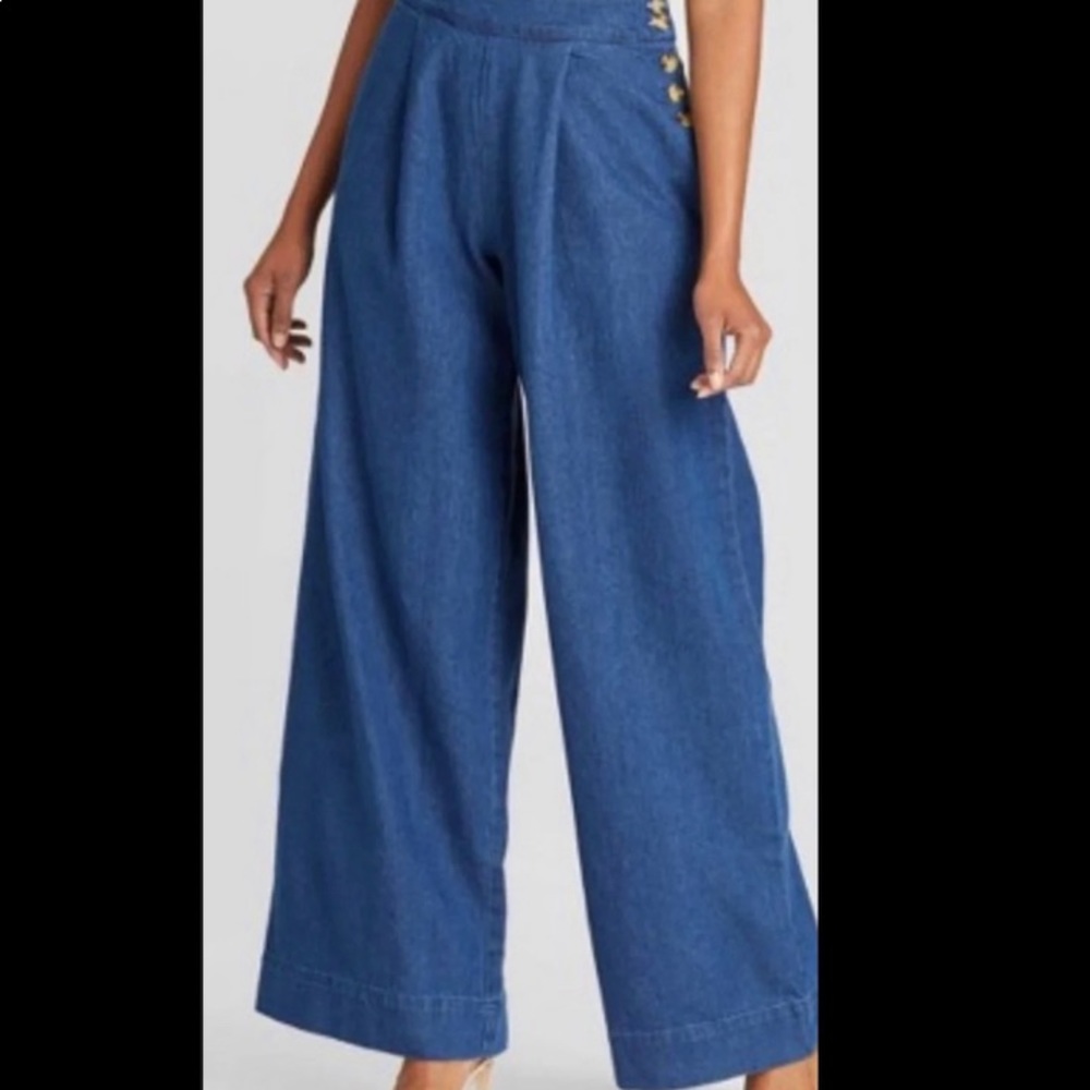 Women’s high rise wide leg